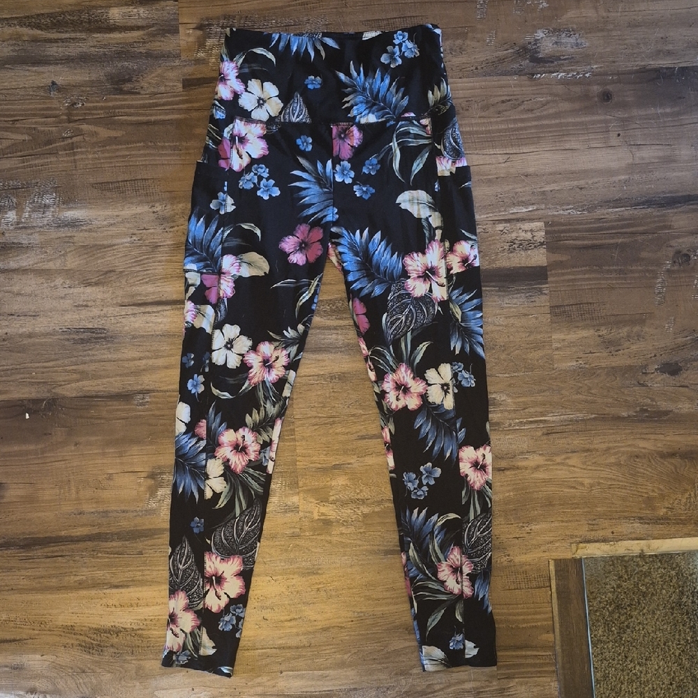 EUC Shosho Womens Floral Leggings. Medium. No Flaws